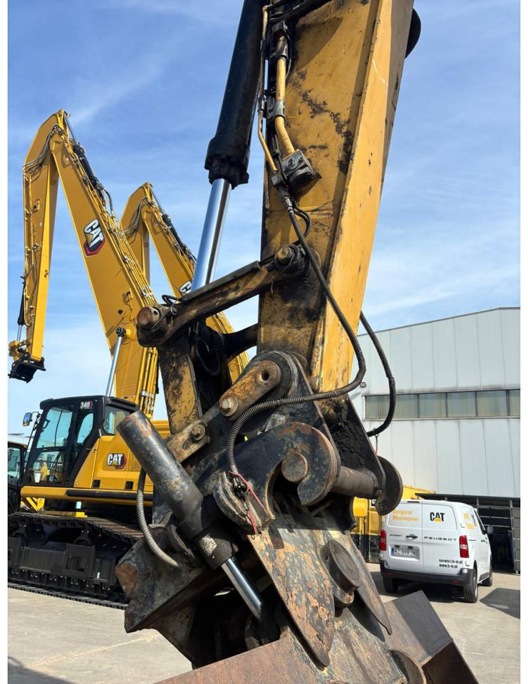 Crawler excavator CAT 336F: picture 11