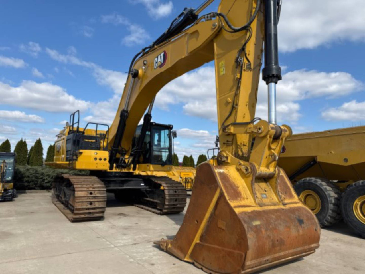 CAT 374 - Crawler excavator: picture 2 CAT 374 - Crawler excavator: picture 2