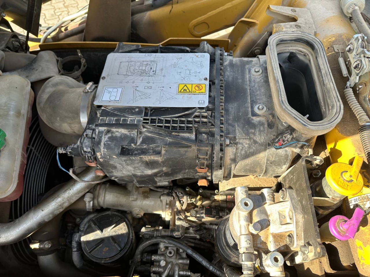 Backhoe loader CAT 428F2: picture 7