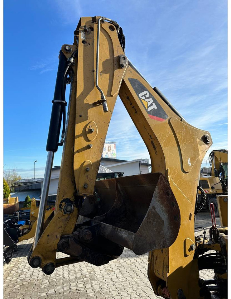 Backhoe loader CAT 428F2: picture 26