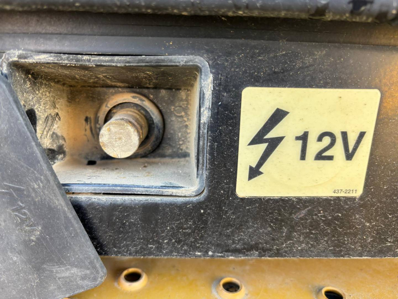 Backhoe loader CAT 432F2: picture 19