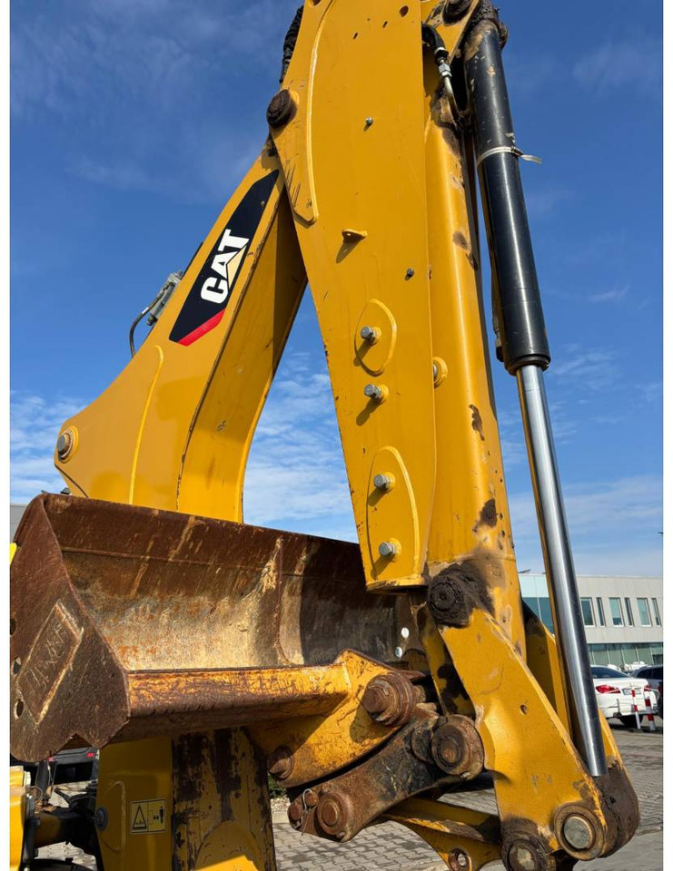 Backhoe loader CAT 432F2: picture 16