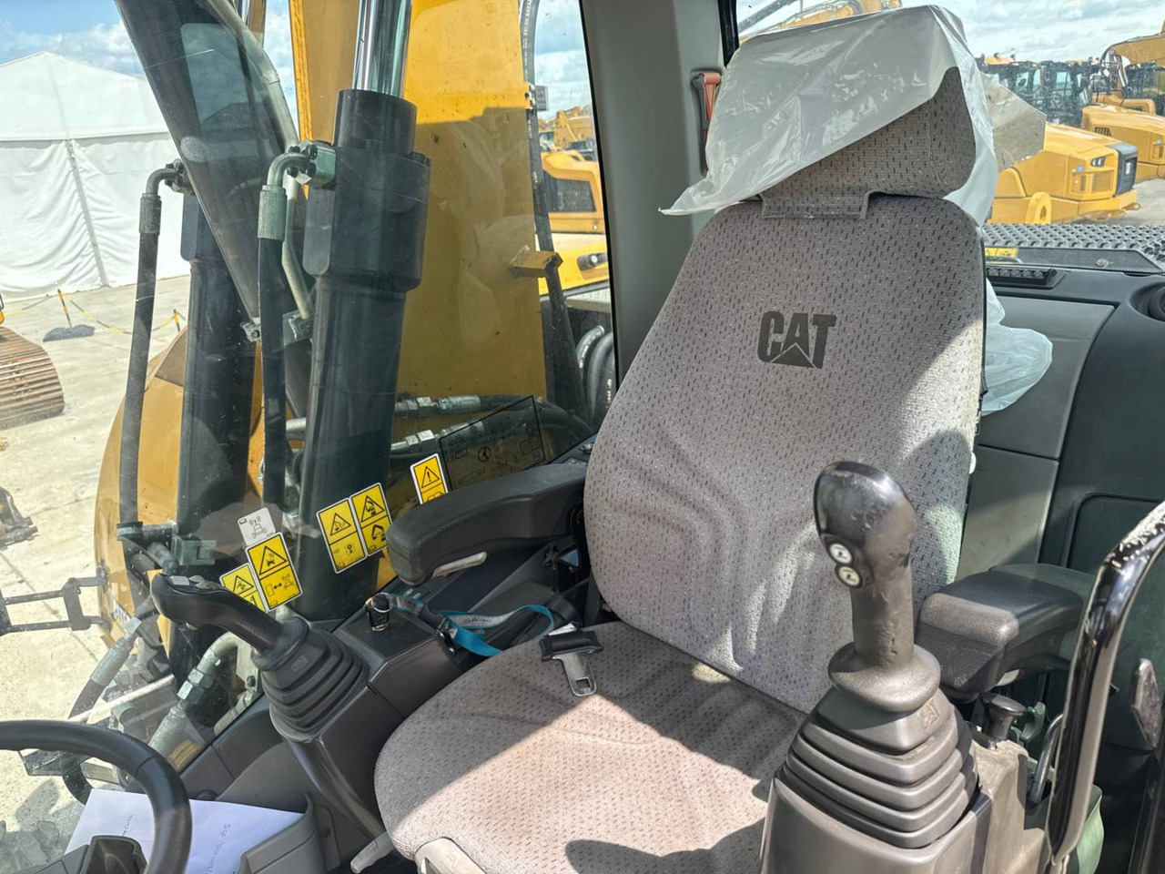 Wheel excavator CAT M313D: picture 8