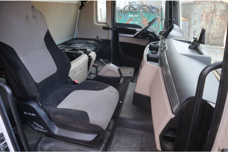 MAN F99L47 TGX EURO6 81.60000-7919 - Cab and interior for Truck: picture 5 MAN F99L47 TGX EURO6 81.60000-7919 - Cab and interior for Truck: picture 5