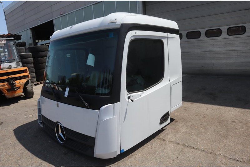 Mercedes-Benz AROCS M-CAB CLASSICSPACE 2.3 M - Cab and interior for Truck: picture 2 Mercedes-Benz AROCS M-CAB CLASSICSPACE 2.3 M - Cab and interior for Truck: picture 2