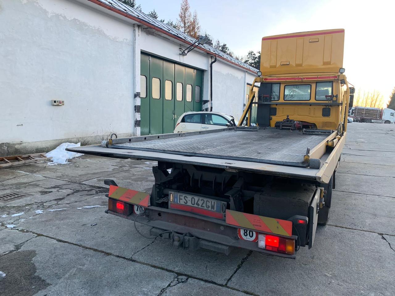 IVECO LESO - Autotransporter truck: picture 5 IVECO LESO - Autotransporter truck: picture 5