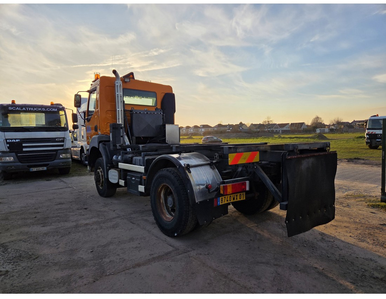 Renault Kerax 260 4x4 Chassis Manual Gearbox Mechanical pump Pompe Mecanique - Cab chassis truck: picture 2 Renault Kerax 260 4x4 Chassis Manual Gearbox Mechanical pump Pompe Mecanique - Cab chassis truck: picture 2