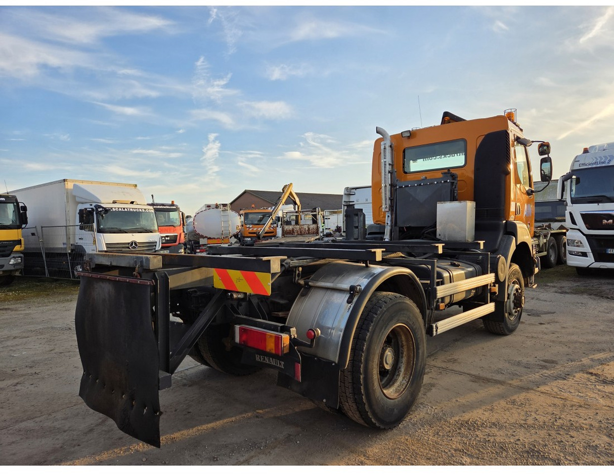 Renault Kerax 260 4x4 Chassis Manual Gearbox Mechanical pump Pompe Mecanique - Cab chassis truck: picture 5 Renault Kerax 260 4x4 Chassis Manual Gearbox Mechanical pump Pompe Mecanique - Cab chassis truck: picture 5