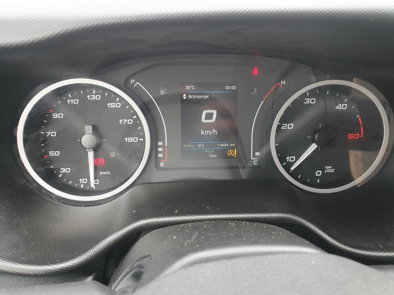 Passenger van IVECO Daily 35S14V: picture 8