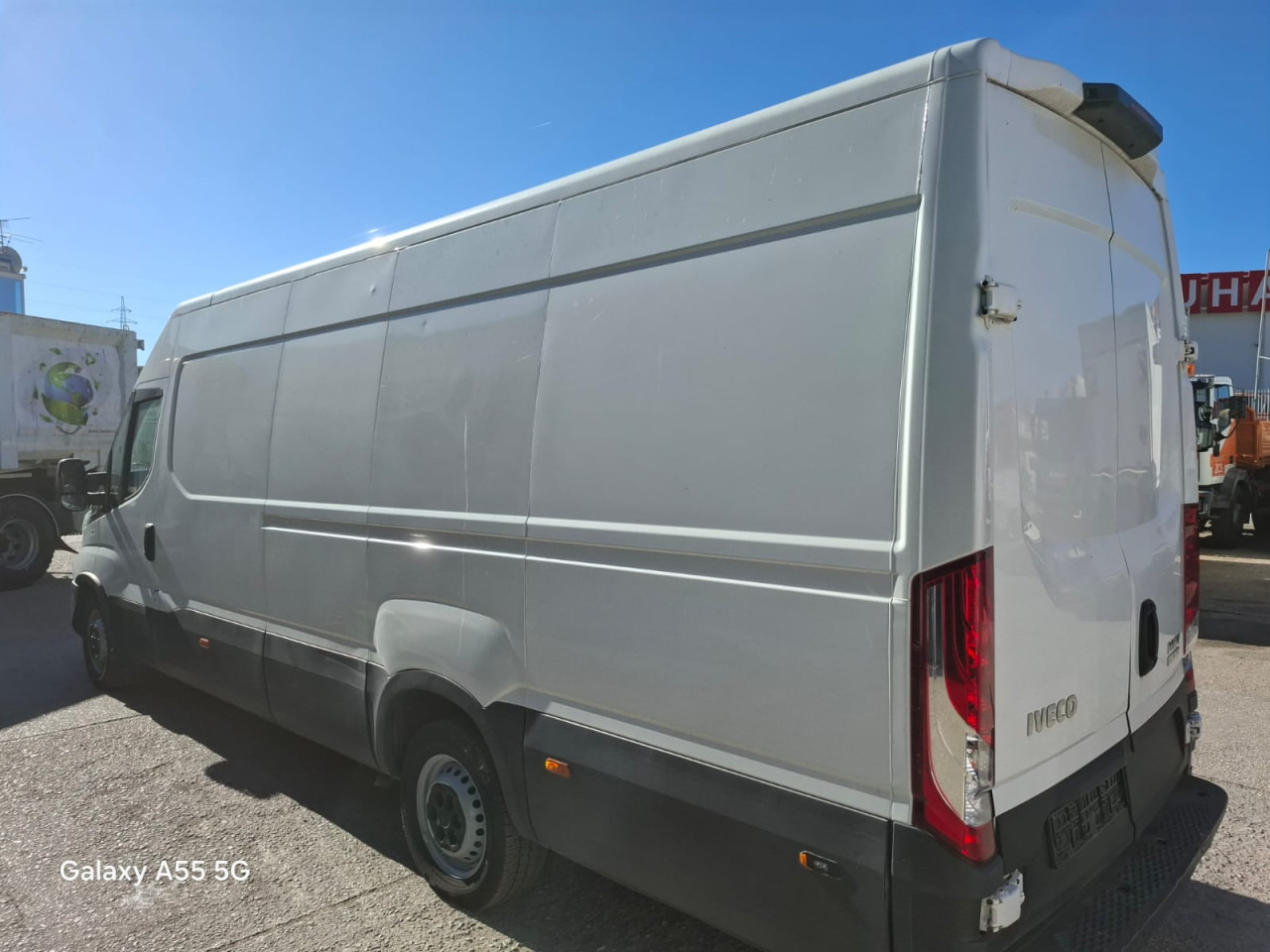 IVECO Daily 35S16V A8 - Passenger van: picture 3 IVECO Daily 35S16V A8 - Passenger van: picture 3