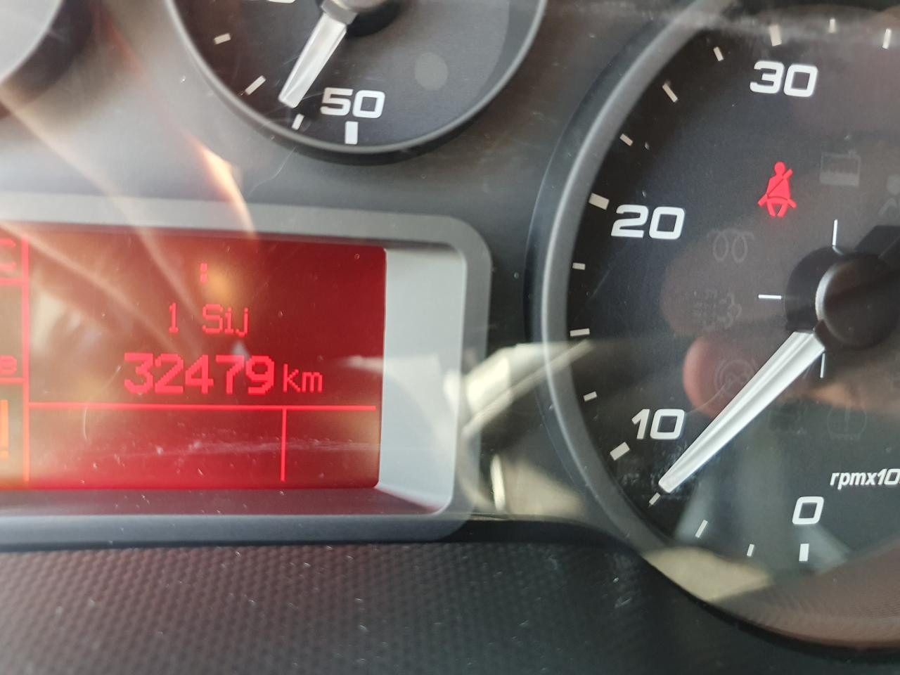 Passenger van IVECO Daily 35S16V: picture 8