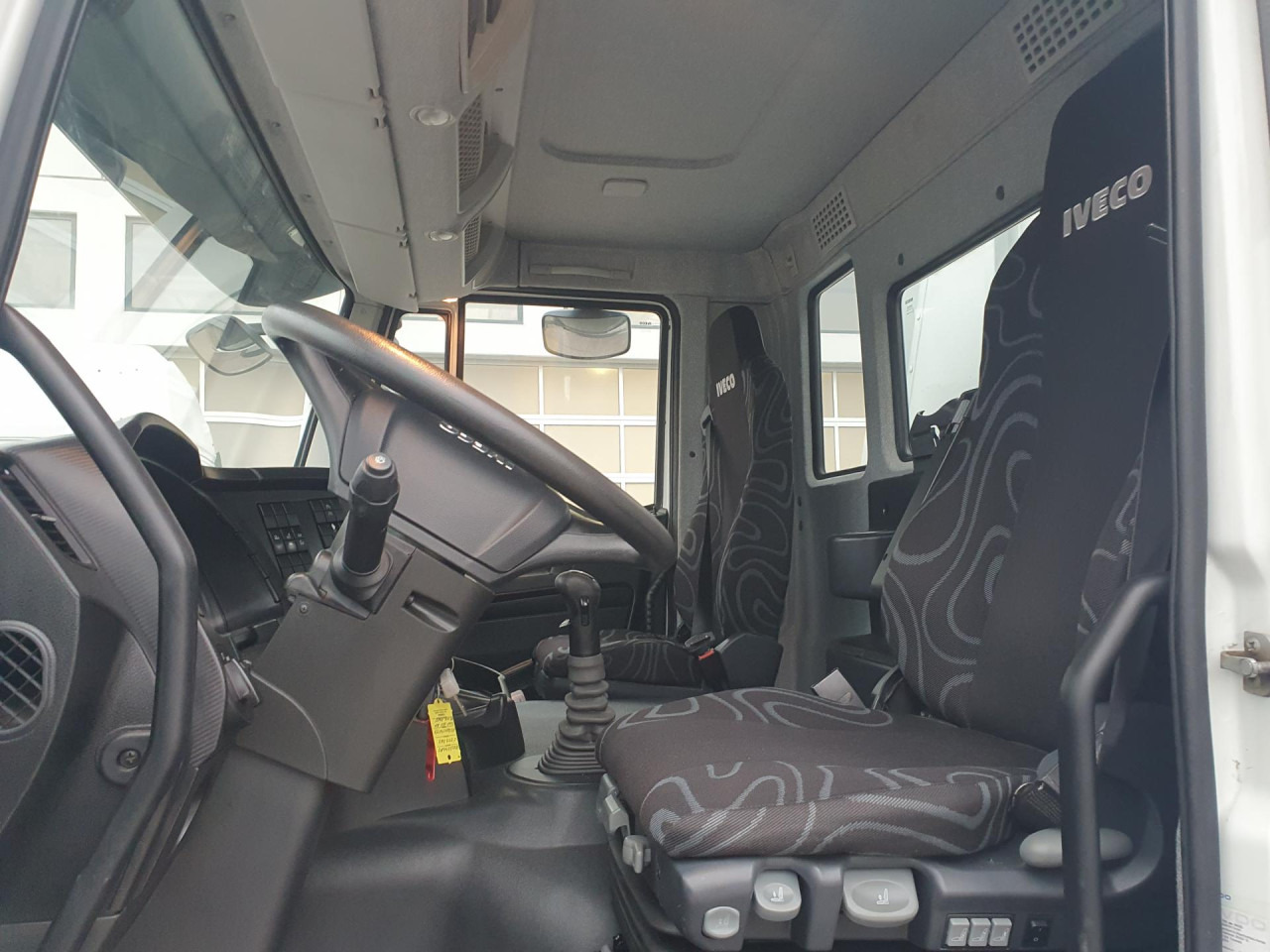 IVECO Stralis AD260S46Y/P - Box truck: picture 2 IVECO Stralis AD260S46Y/P - Box truck: picture 2