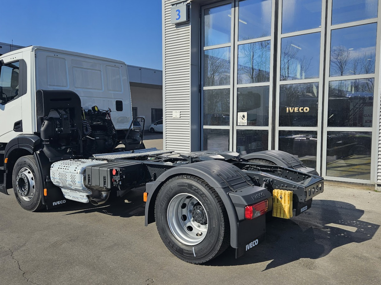 IVECO Daily S-Way AD440S46T/P - Tractor unit: picture 4 IVECO Daily S-Way AD440S46T/P - Tractor unit: picture 4