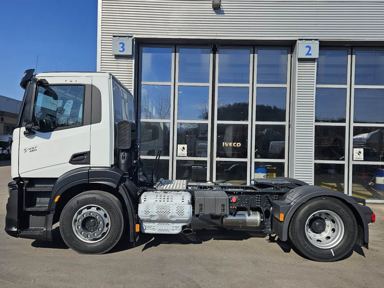 IVECO Daily S-Way AD440S46T/P - Tractor unit: picture 3 IVECO Daily S-Way AD440S46T/P - Tractor unit: picture 3