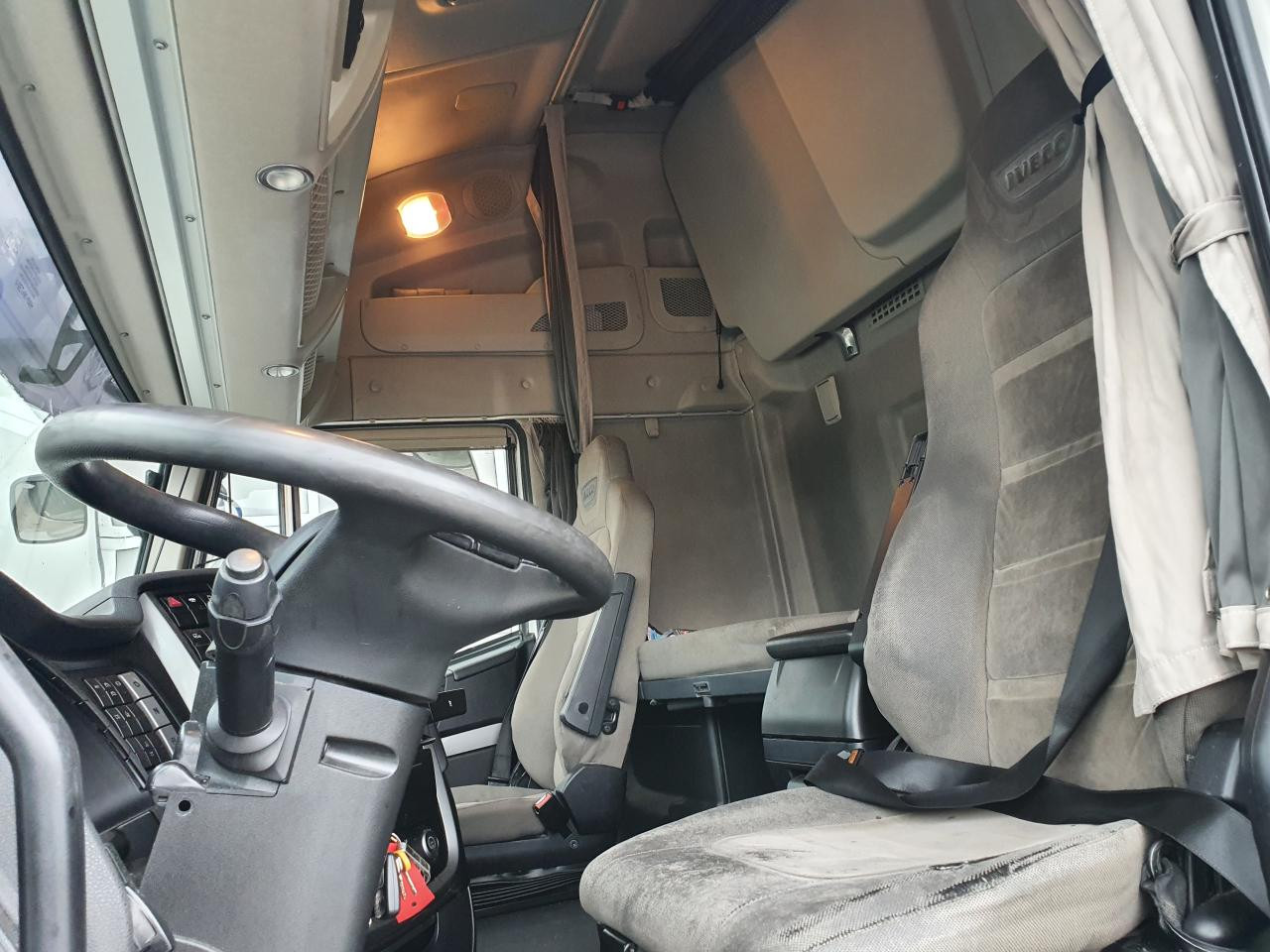 Tractor unit IVECO Stralis AS440S46T/P: picture 7