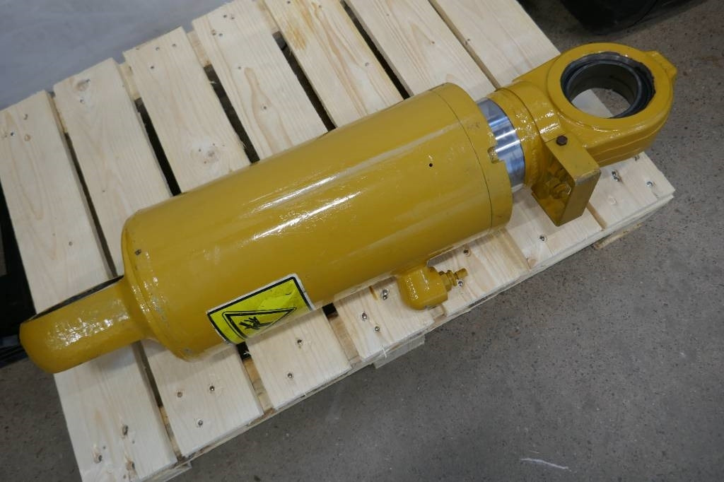 Cylinder CAT 735 - Hydraulics for Construction machinery: picture 1 Cylinder CAT 735 - Hydraulics for Construction machinery: picture 1