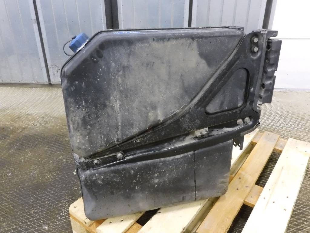 Scania R770 Adblue tank - Frame/ Chassis for Truck: picture 2 Scania R770 Adblue tank - Frame/ Chassis for Truck: picture 2