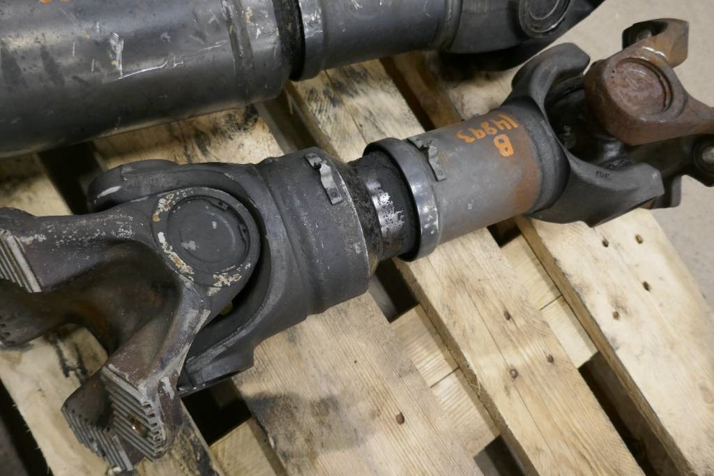 Volvo L180 HL Kardanaxel, voe15085429 - Gearbox for Construction machinery: picture 2 Volvo L180 HL Kardanaxel, voe15085429 - Gearbox for Construction machinery: picture 2