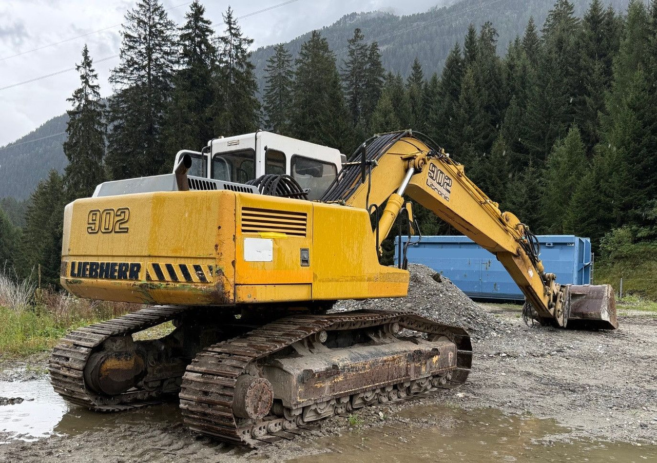 Liebherr R902 STD Litronic, 12995hours, 3 buckets - Crawler excavator: picture 2 Liebherr R902 STD Litronic, 12995hours, 3 buckets - Crawler excavator: picture 2