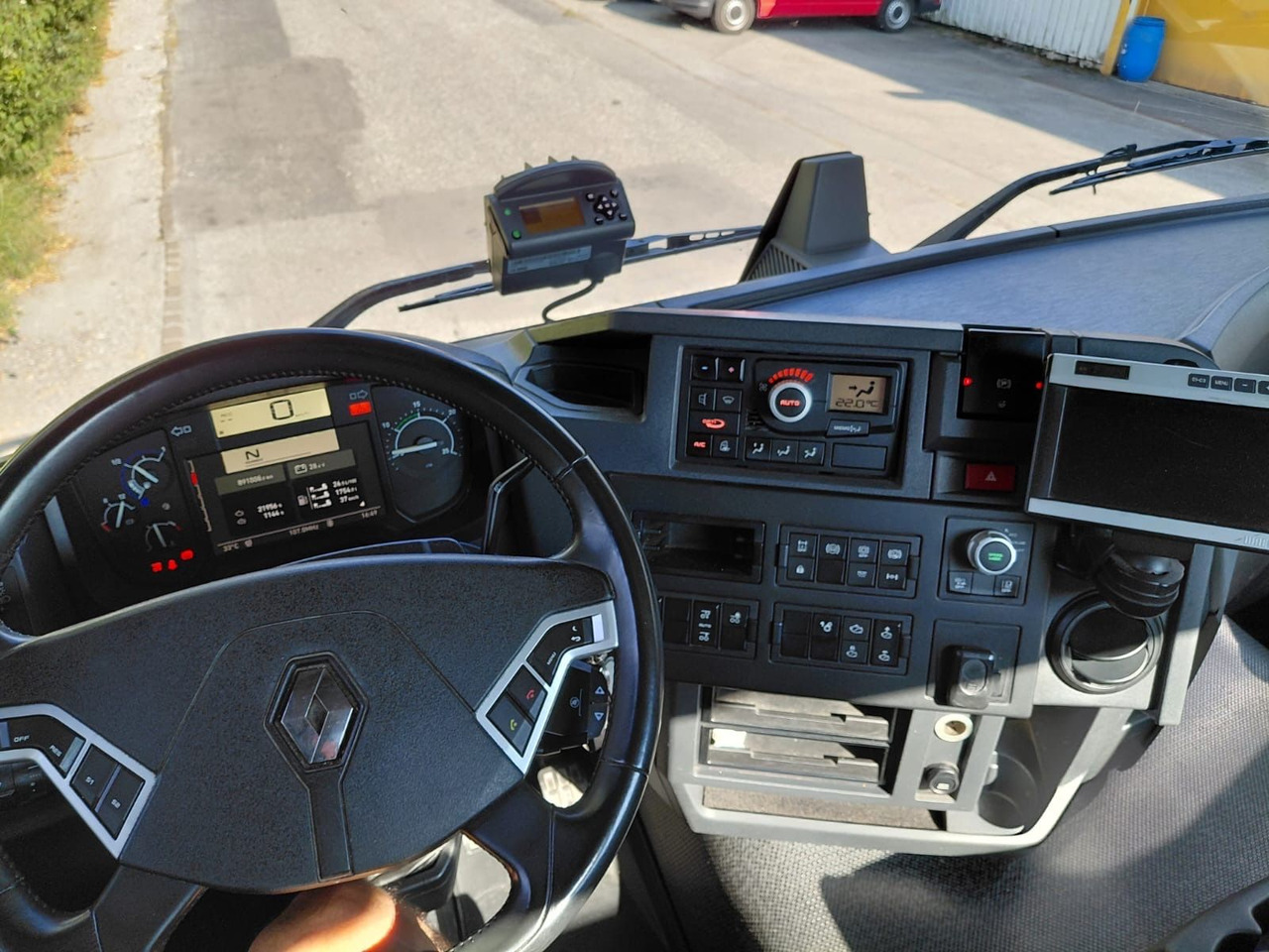 Cab chassis truck Renault T460 6x2, E6, Fahrgestell: picture 17
