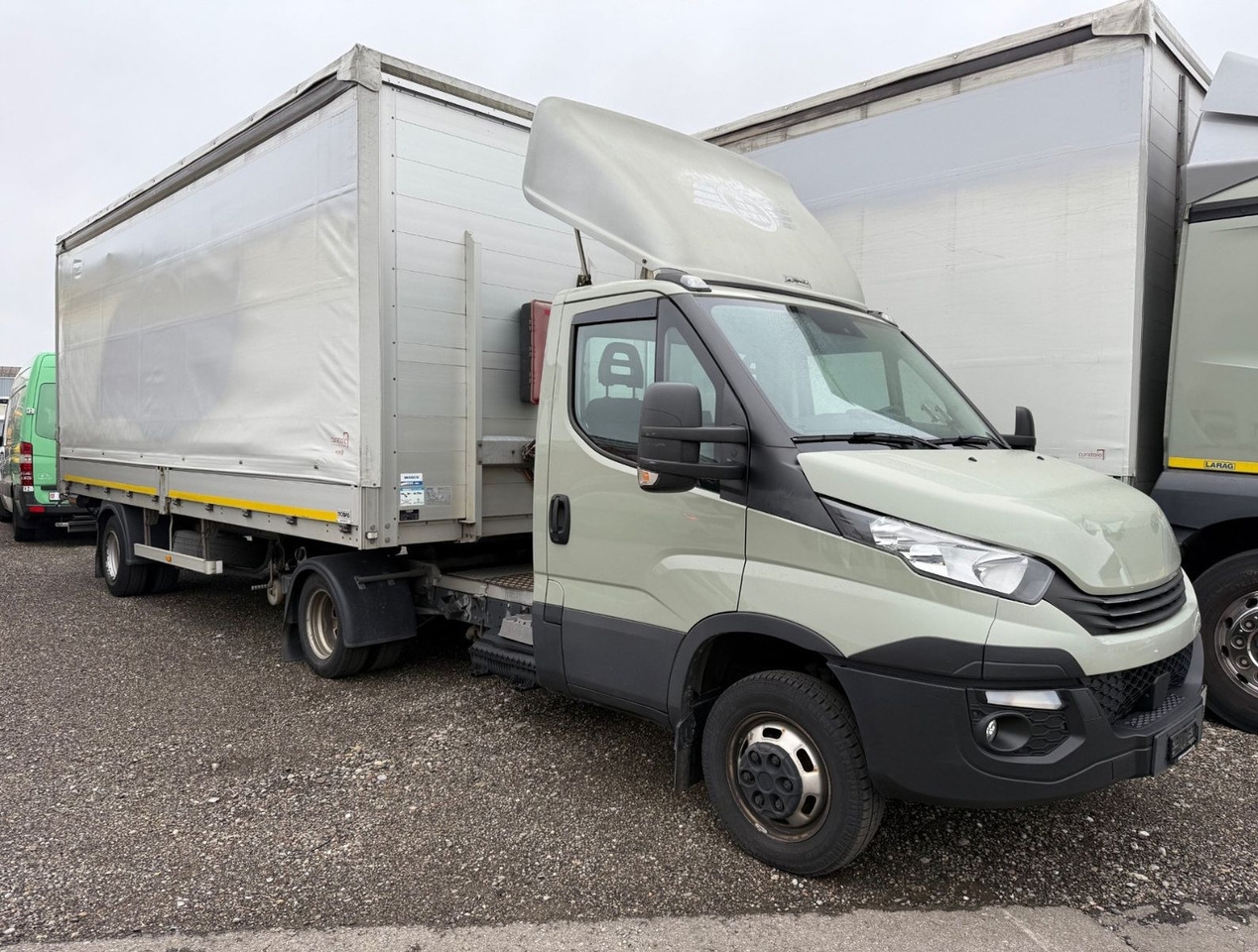 Iveco 50C18T Daily 4x2,E6,mit Auflieger Mobas 7.5 Lade - Tractor unit: picture 1 Iveco 50C18T Daily 4x2,E6,mit Auflieger Mobas 7.5 Lade - Tractor unit: picture 1