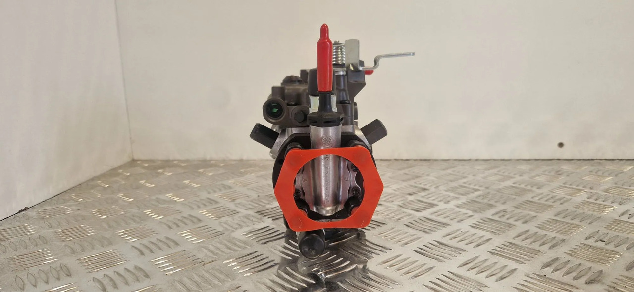 Engine and parts for Construction machinery 320/06927 12V injection pump 9323A252G Delphi: picture 1