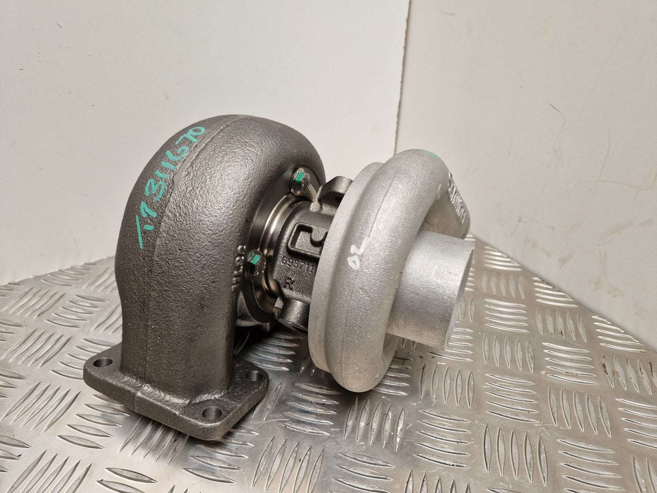 Sisu 620 Turbo 02/950476 DSRAG BorgWarner manufactured - Engine and parts for Construction machinery: picture 2 Sisu 620 Turbo 02/950476 DSRAG BorgWarner manufactured - Engine and parts for Construction machinery: picture 2