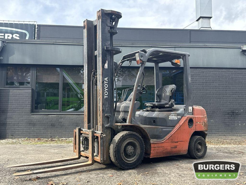 Toyota 8FDF25 - Diesel forklift: picture 1 Toyota 8FDF25 - Diesel forklift: picture 1
