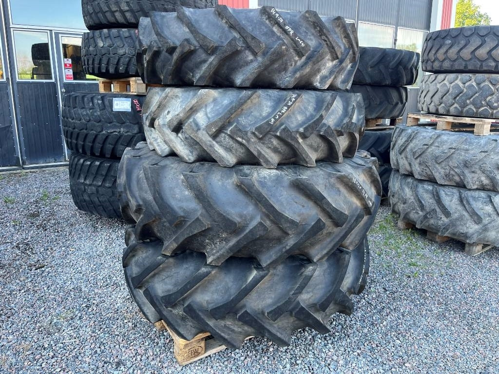 Alliance 18,4-30 14,9-24 till Volvo Bm 641 642  - Tire for Construction machinery: picture 1 Alliance 18,4-30 14,9-24 till Volvo Bm 641 642  - Tire for Construction machinery: picture 1