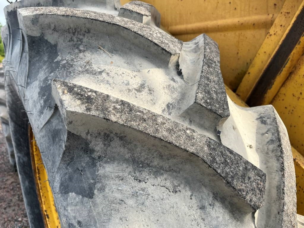 Alliance 18,4-30 14,9-24 till Volvo Bm 641 642  - Tire for Construction machinery: picture 3 Alliance 18,4-30 14,9-24 till Volvo Bm 641 642  - Tire for Construction machinery: picture 3