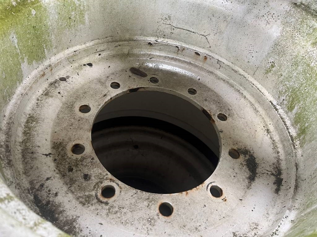 Alliance 28L- 26 Däck på Fälg  - Tire for Agricultural machinery: picture 5 Alliance 28L- 26 Däck på Fälg  - Tire for Agricultural machinery: picture 5