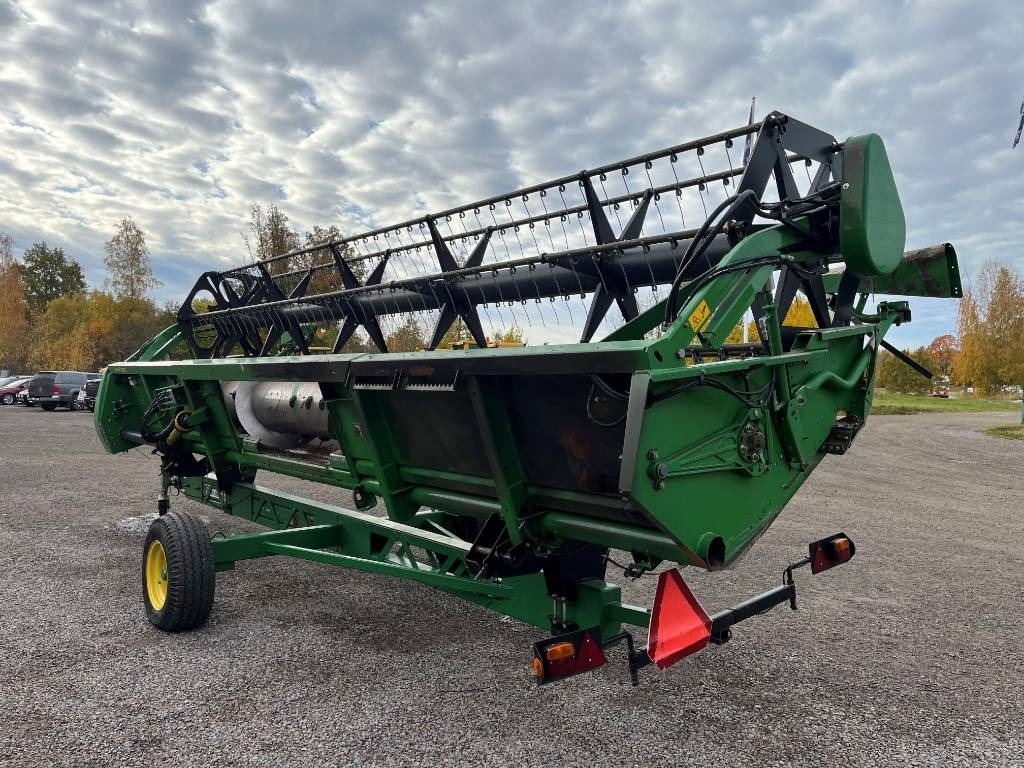 John Deere 622R Skärbord / Header 20 fot till JD T550 i - Harvester attachment: picture 5 John Deere 622R Skärbord / Header 20 fot till JD T550 i - Harvester attachment: picture 5