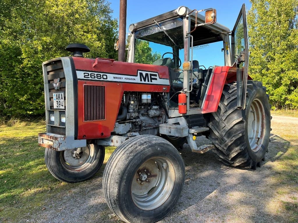Massey Ferguson 2680 - Farm tractor: picture 3 Massey Ferguson 2680 - Farm tractor: picture 3