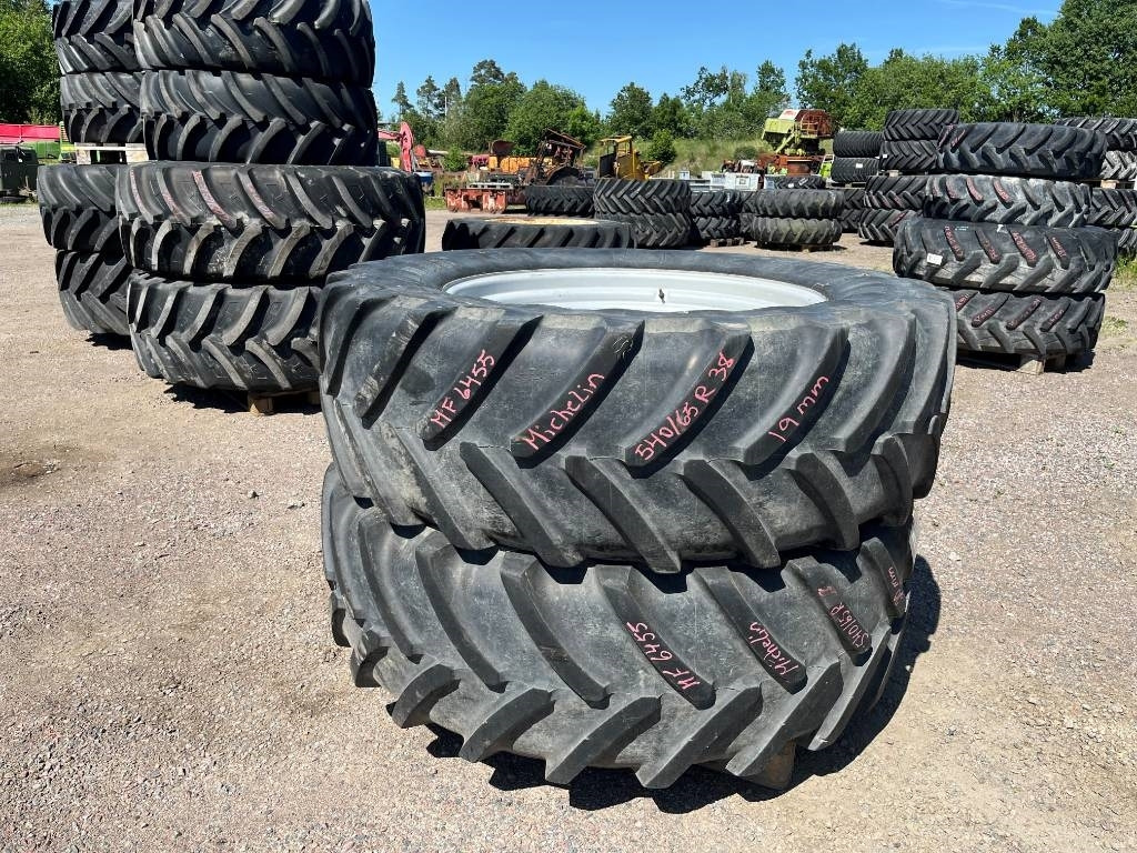 Michelin 540/65R38 till Massey Ferguson 6255 - Tire for Agricultural machinery: picture 1 Michelin 540/65R38 till Massey Ferguson 6255 - Tire for Agricultural machinery: picture 1
