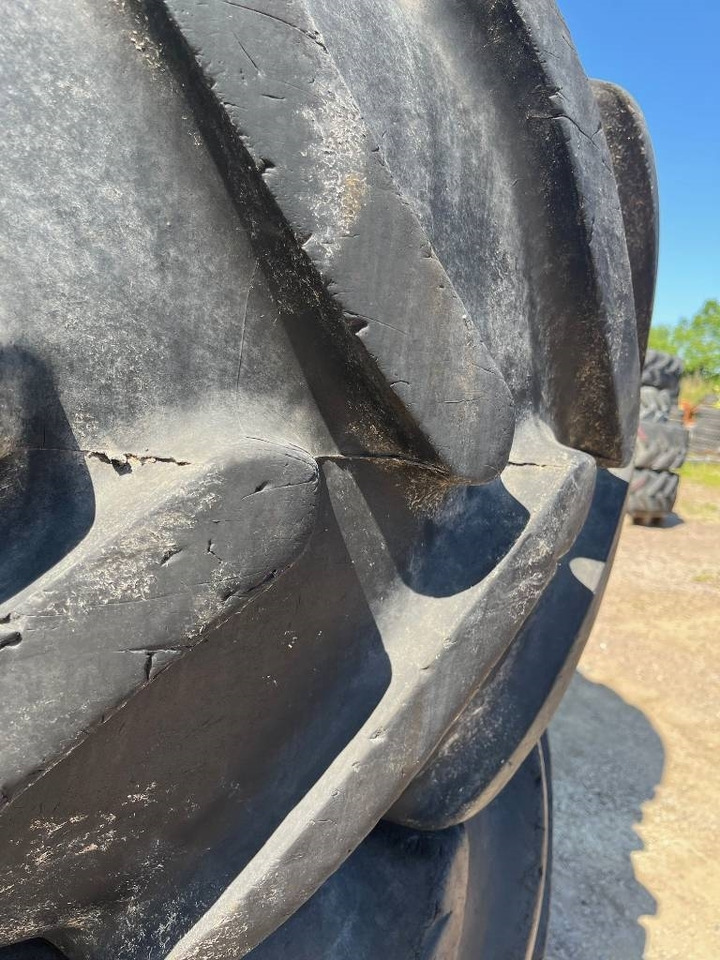 Michelin 650/65R38 520/65R28 till Case , MC Cormick - Tire for Agricultural machinery: picture 3 Michelin 650/65R38 520/65R28 till Case , MC Cormick - Tire for Agricultural machinery: picture 3
