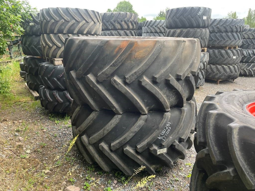 Mitas 900/60R38 Däck till Claas Lexion 6800 - Tire for Agricultural machinery: picture 1 Mitas 900/60R38 Däck till Claas Lexion 6800 - Tire for Agricultural machinery: picture 1