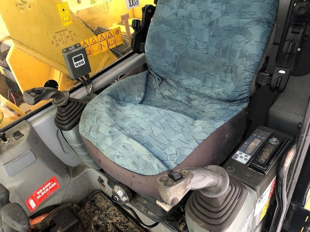 New Holland Kobelco E135SR dismantled: only spare parts - Crawler excavator: picture 5 New Holland Kobelco E135SR dismantled: only spare parts - Crawler excavator: picture 5