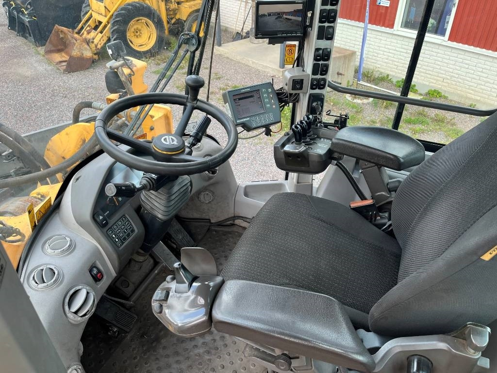 Wheel loader Volvo L 180 G: picture 16