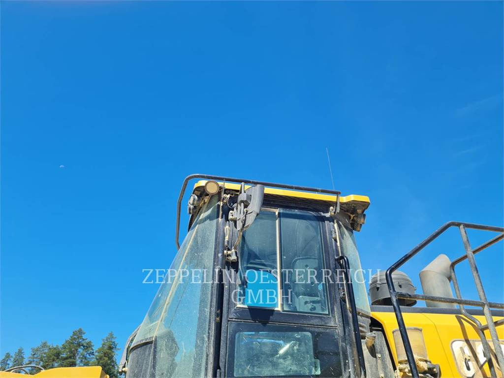 Wheel loader CAT 982M: picture 9
