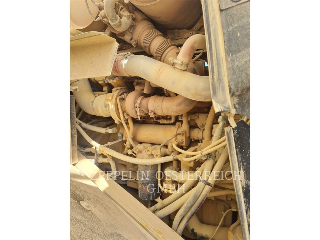 Wheel loader CAT 982M: picture 8