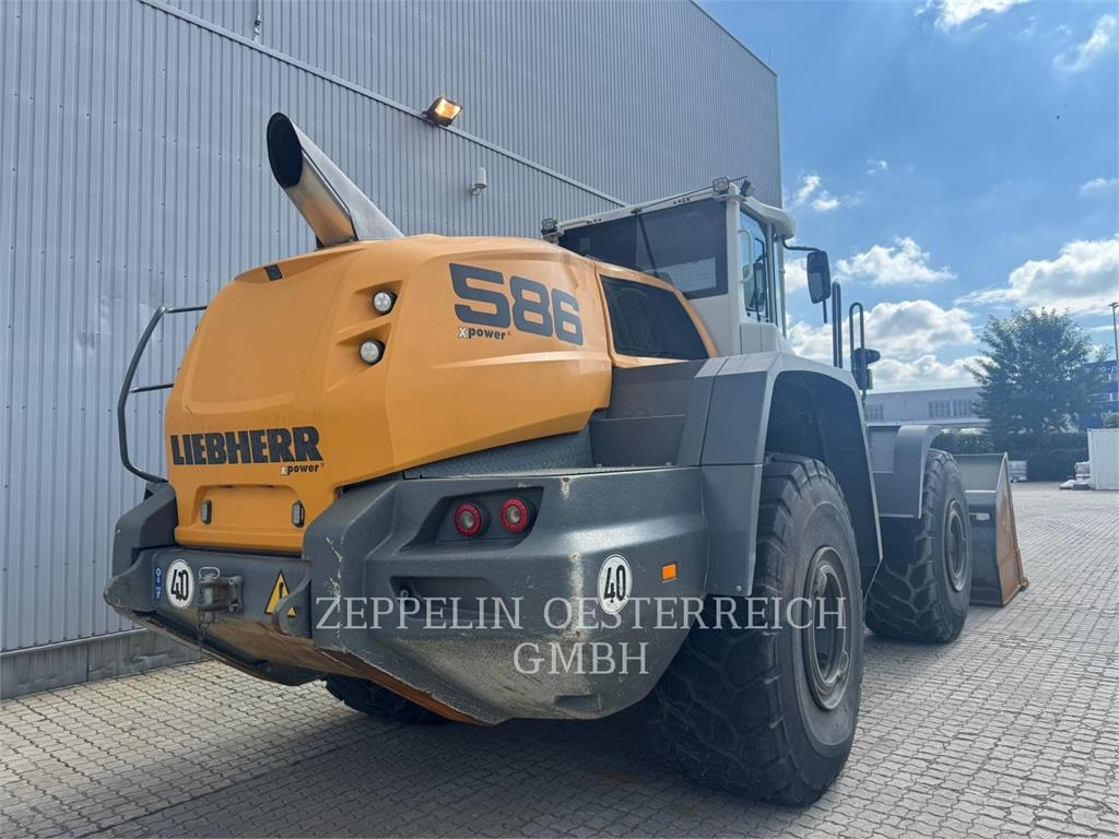 Liebherr L586 - Wheel loader: picture 3 Liebherr L586 - Wheel loader: picture 3