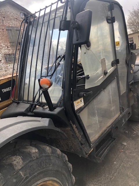 Cat TH Kabina - Cab for Agricultural machinery: picture 1 Cat TH Kabina - Cab for Agricultural machinery: picture 1