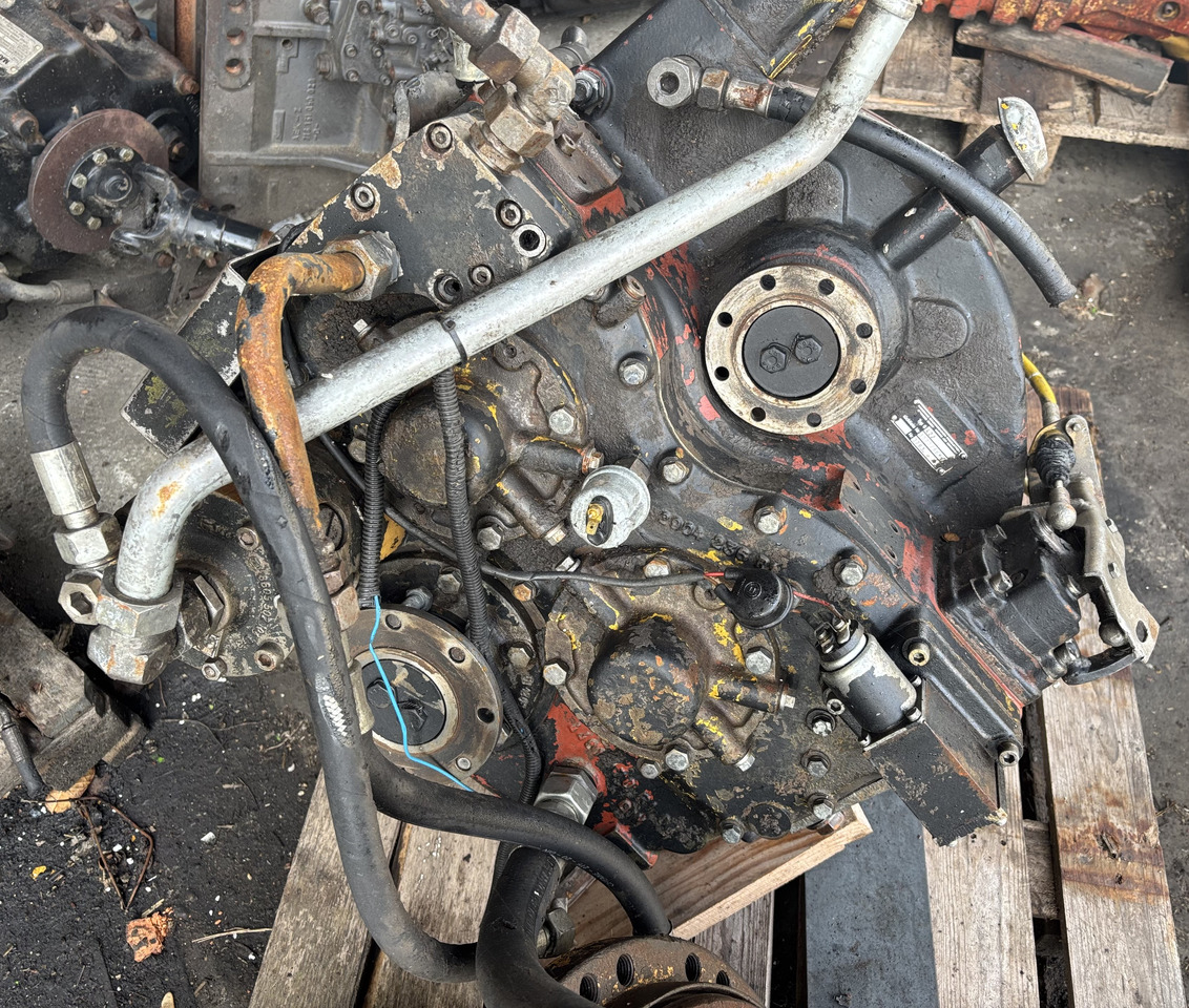 HANOMAG 422 Skrzynia Biegów do ładowarki kołowej HANOMAG 55 D - Gearbox for Agricultural machinery: picture 1 HANOMAG 422 Skrzynia Biegów do ładowarki kołowej HANOMAG 55 D - Gearbox for Agricultural machinery: picture 1