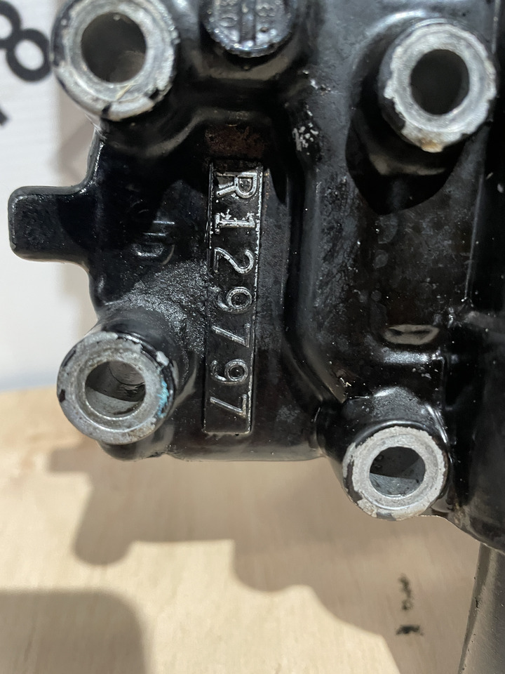 John Deere 6300 6100 6200 6400 - płyta obudowa skrzyni biegów R129797 - Gearbox and parts for Agricultural machinery: picture 4 John Deere 6300 6100 6200 6400 - płyta obudowa skrzyni biegów R129797 - Gearbox and parts for Agricultural machinery: picture 4