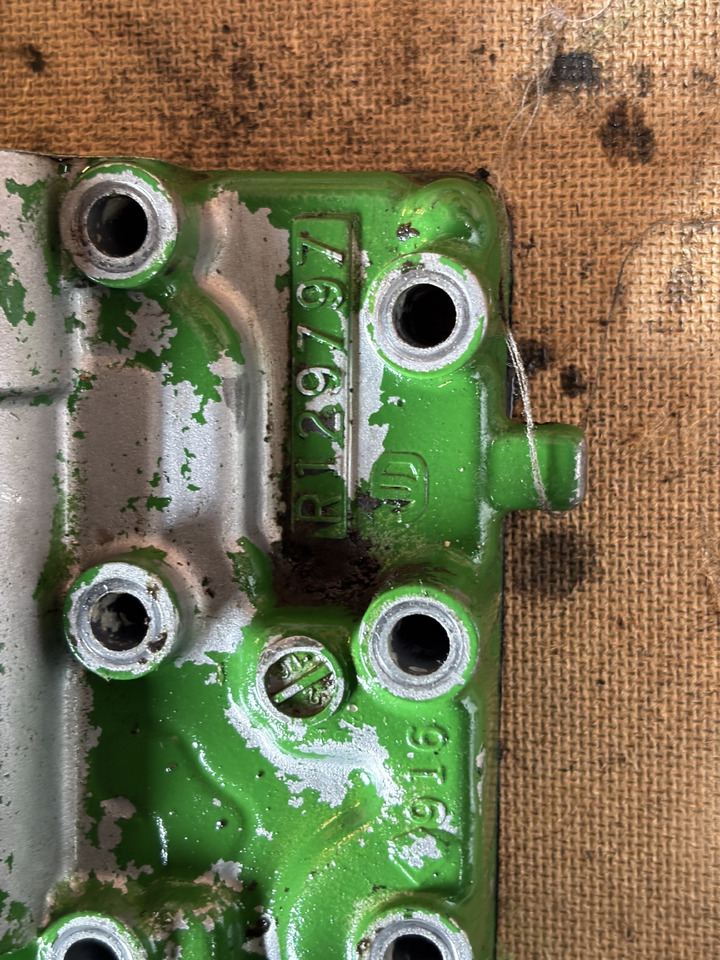 John Deere 6910 Obudowa Skrzyni Power Quad Powrquad R129797 - Gearbox and parts for Farm tractor: picture 3 John Deere 6910 Obudowa Skrzyni Power Quad Powrquad R129797 - Gearbox and parts for Farm tractor: picture 3