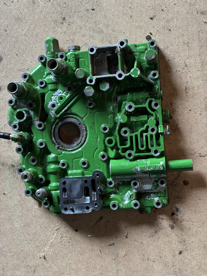 John Deere 6910 Obudowa Skrzyni Power Quad Powrquad R129797 - Gearbox and parts for Farm tractor: picture 1 John Deere 6910 Obudowa Skrzyni Power Quad Powrquad R129797 - Gearbox and parts for Farm tractor: picture 1