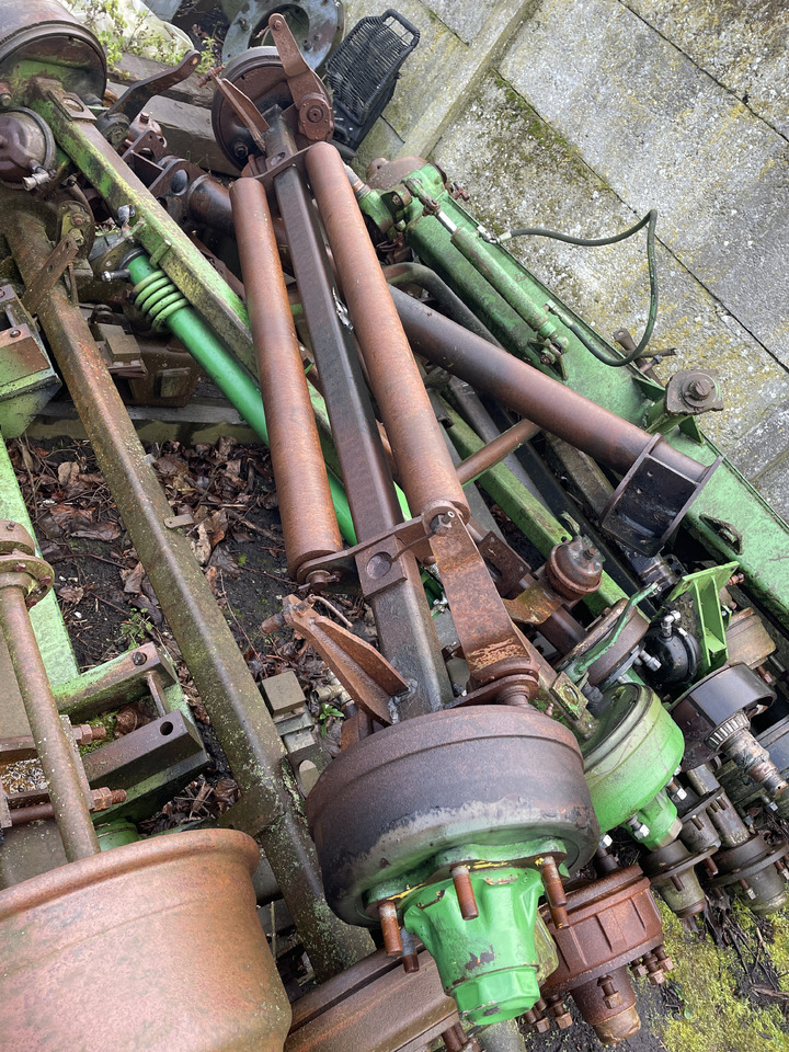 John Deere prasa - oś kompletna - Axle and parts for Agricultural machinery: picture 1 John Deere prasa - oś kompletna - Axle and parts for Agricultural machinery: picture 1