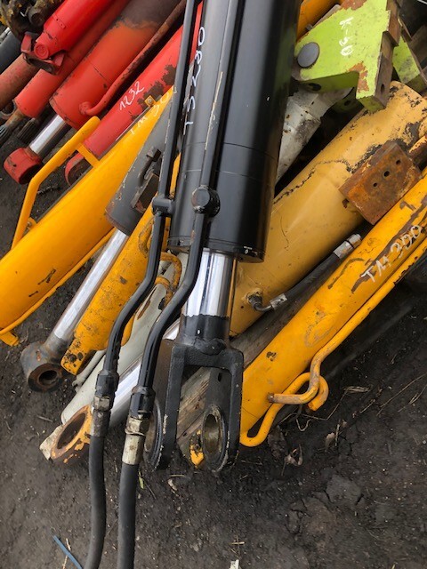 Hydraulic cylinder for Agricultural machinery Matbro ts 280 ts 290 siłownik wychyłu łyźki: picture 6