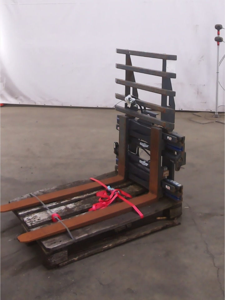Cascade 20G-CF5-170 - Attachment for Material handling equipment: picture 1 Cascade 20G-CF5-170 - Attachment for Material handling equipment: picture 1