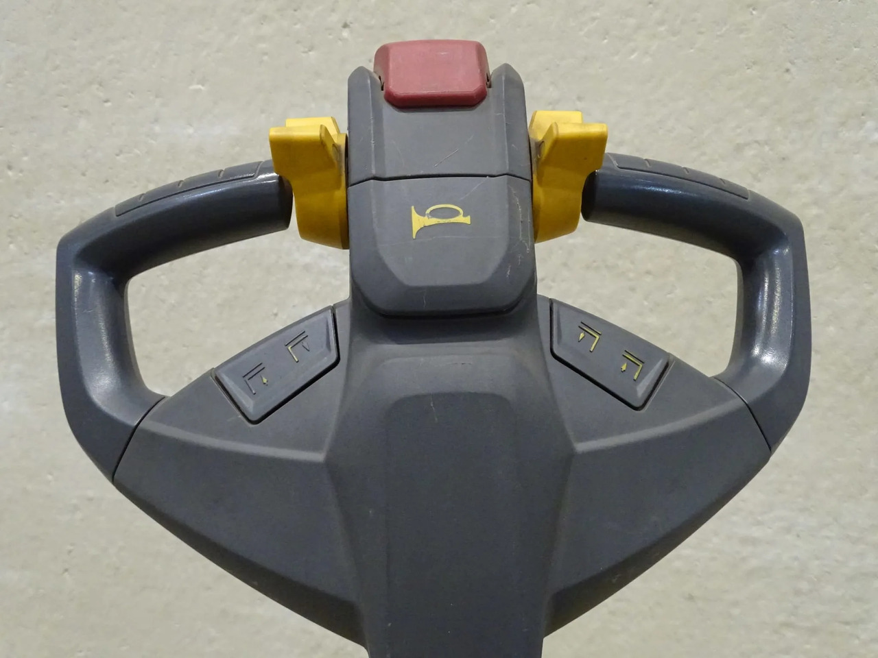 Hyundai 15EP - Pallet truck: picture 4 Hyundai 15EP - Pallet truck: picture 4